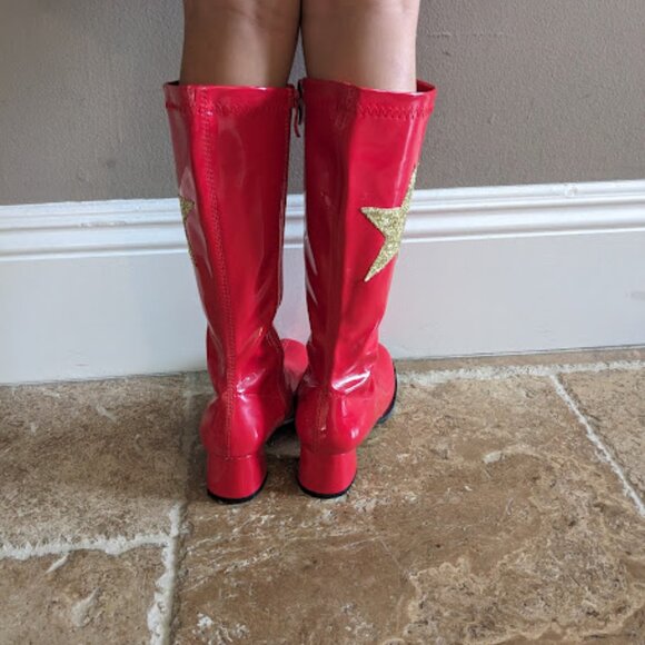 BRAND NEW GIRLS WONDER WOMAN BOOTS SIZE 2/3 - Picture 2 of 3